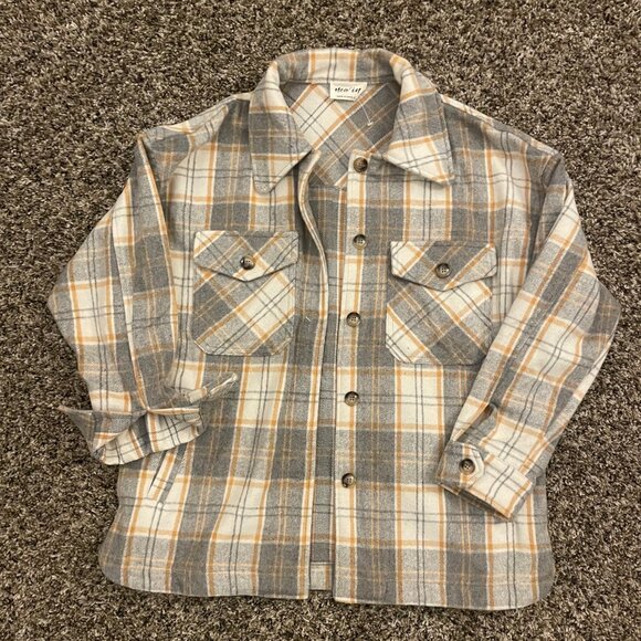Adorable Plaid Shacket - Picture 1 of 2
